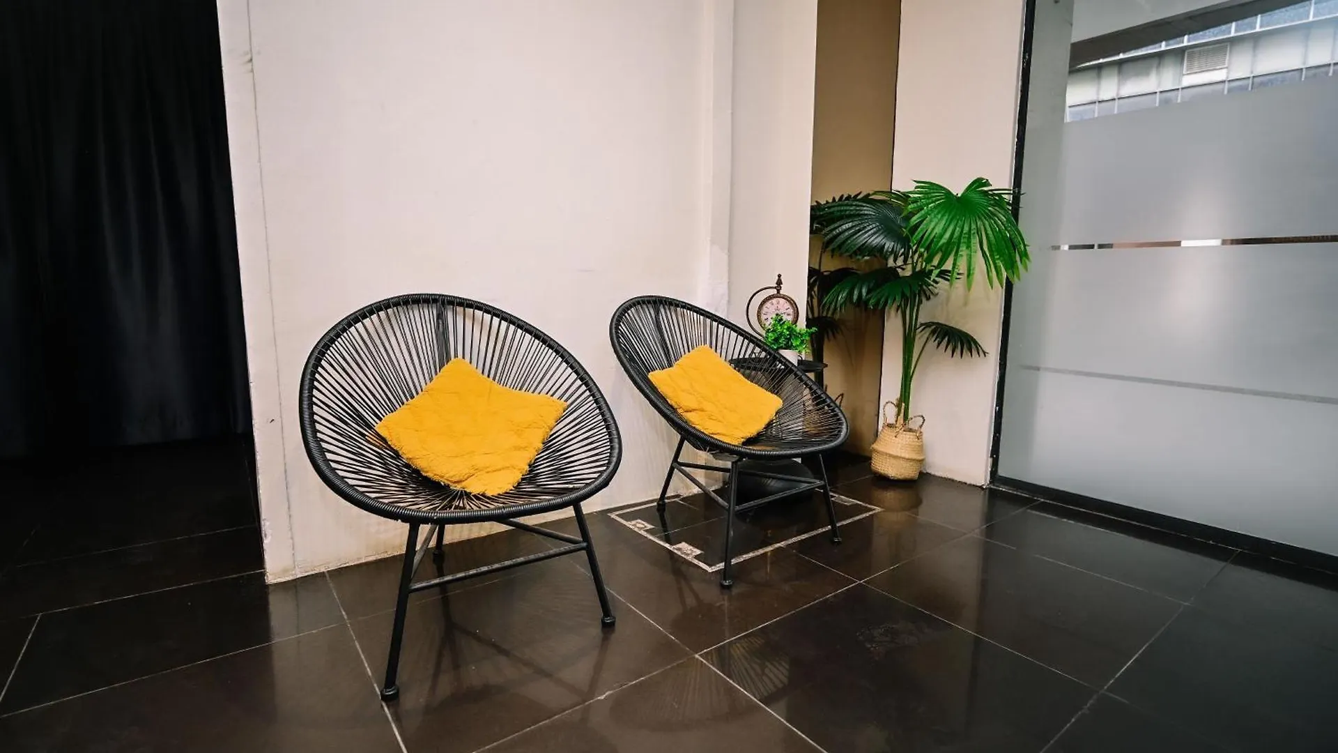 Swing & Pillows - Masjid Jamek Kuala Lumpur Hotel
